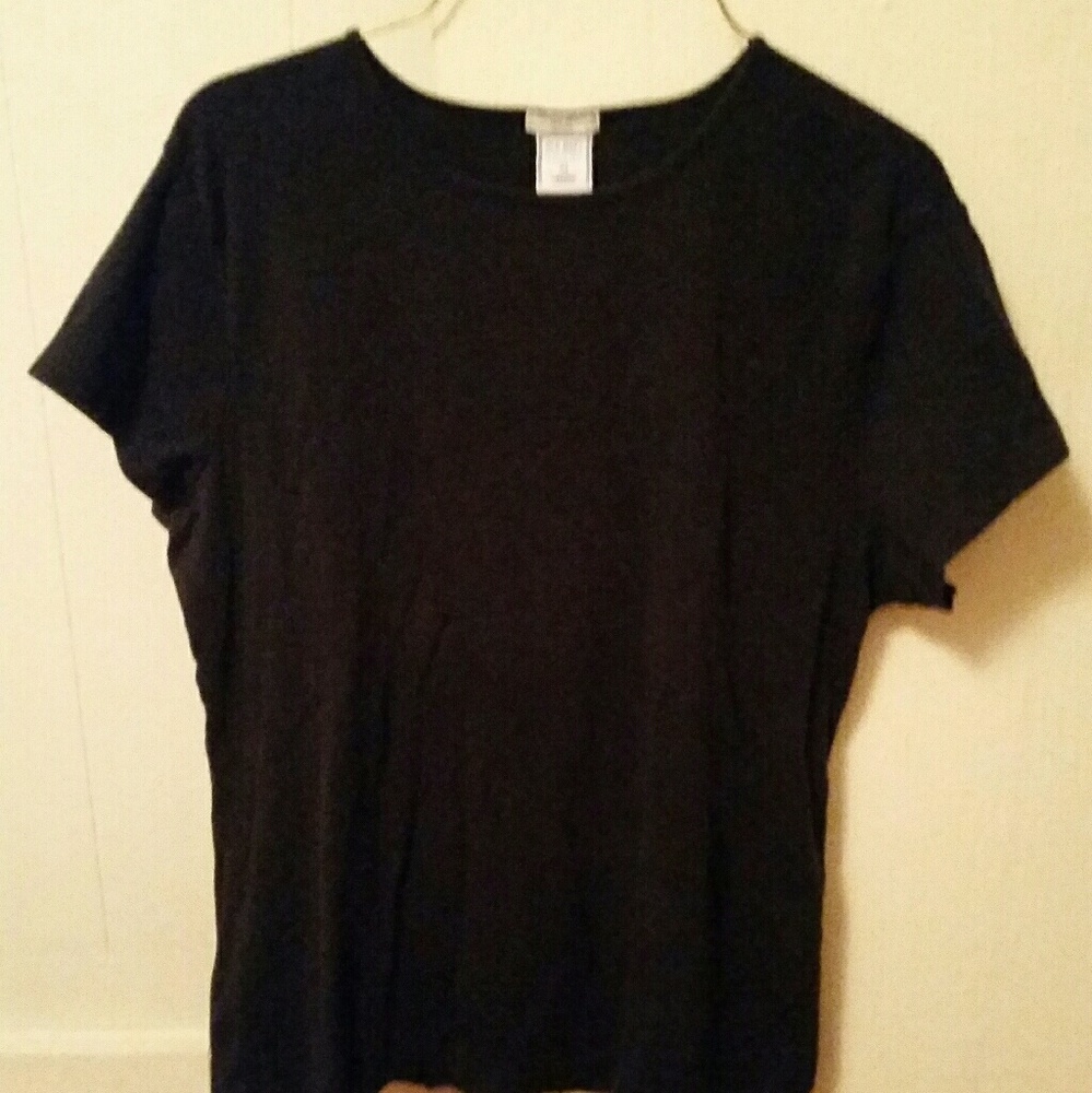 Black short sleeve shirt